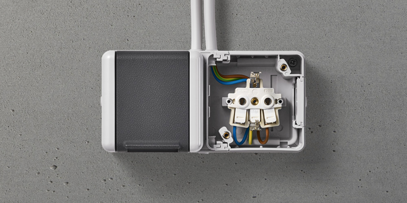 Doppelsteckdose mit Trennsteg bei Elektro Ralf Keller in Haunsheim